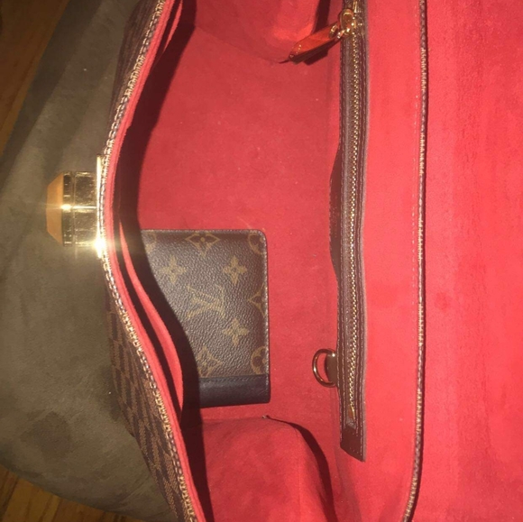 Louis Vuitton Tote Bag - Picture 3 of 3